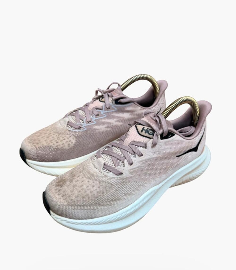 Hoka One Mach 6 LA  Women's size 8  Cosmic Pearl Quartzite Pink size 9.5 B